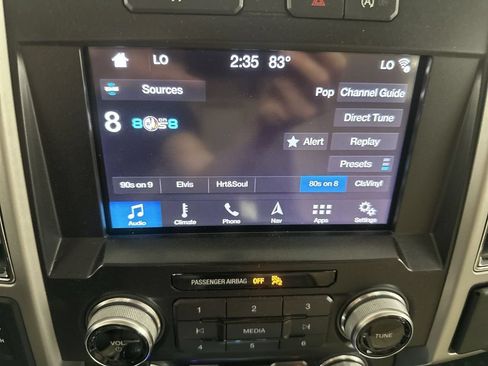 Used 2018 Ford F150 Lariat w/ Equipment Group 502A Luxury AWD/4WD image 39