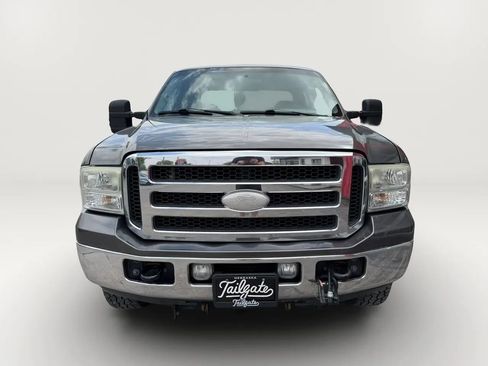 Used 2005 Ford F250 XLT AWD/4WD image 3