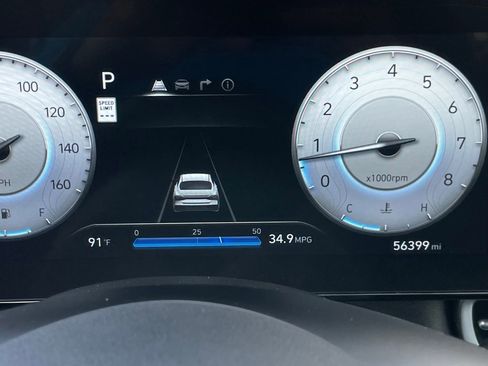 Used 2025 Hyundai Elantra SEL FWD image 14