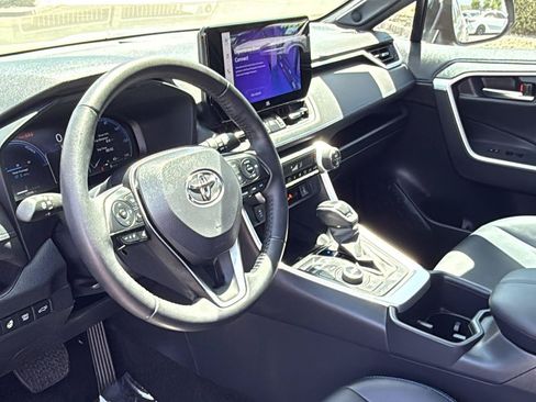 Used 2025 Toyota RAV4 XSE w/ Advanced Technology Package AWD/4WD image 25