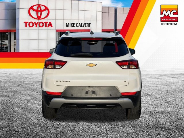 Used 2021 Chevrolet TrailBlazer LT w/ Premium Seating Package FWD image 7