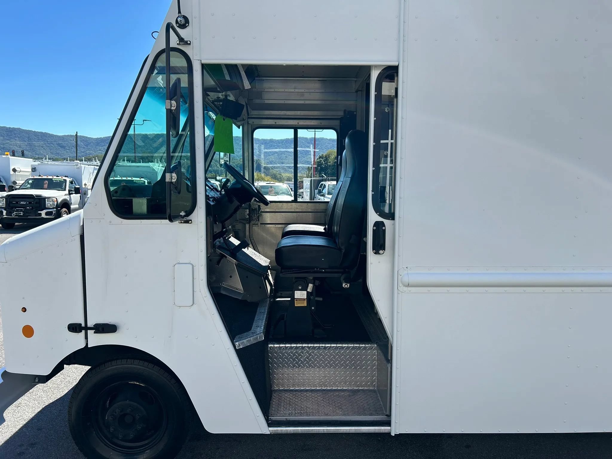 Used 2017 Ford E-350 and Econoline 350 Super Duty w/ A/C Prep Package RWD image 7
