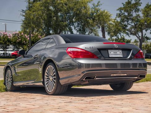 Used 2013 Mercedes-Benz SL 550 image 3