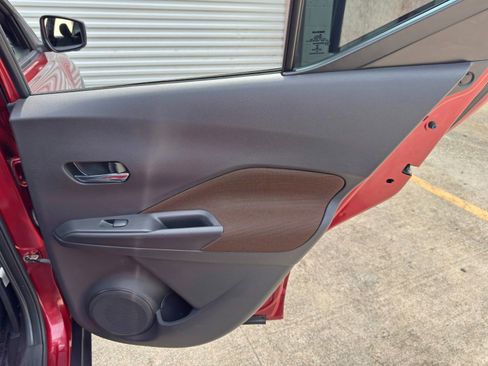 Used 2020 Nissan Kicks SR FWD image 37