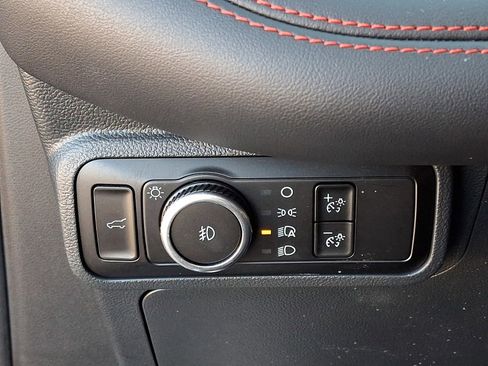 Certified 2025 Ford Explorer ST-Line w/ ST-Line Street Pack image 25