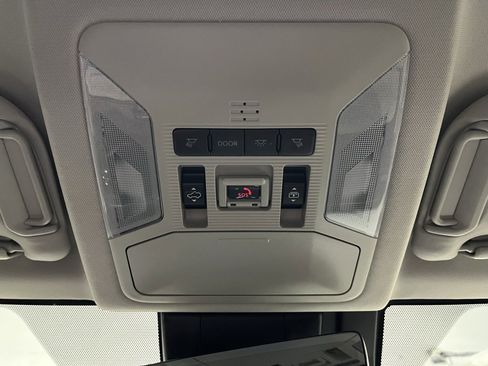 Used 2022 Toyota RAV4 Limited image 9