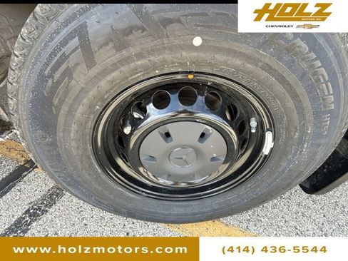 Used 2025 Mercedes-Benz Sprinter 2500 image 27