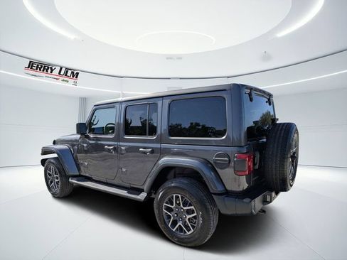 New 2026 Jeep Wrangler Unlimited Sahara AWD/4WD image 5