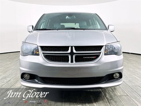 Used 2019 Dodge Grand Caravan GT image 2
