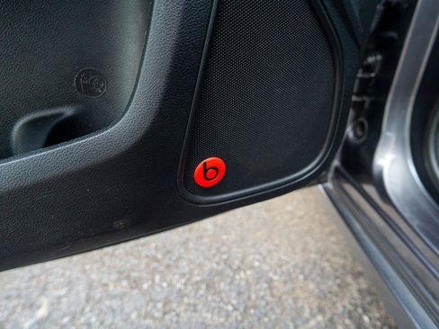 Used 2014 Chrysler 300 S RWD image 16