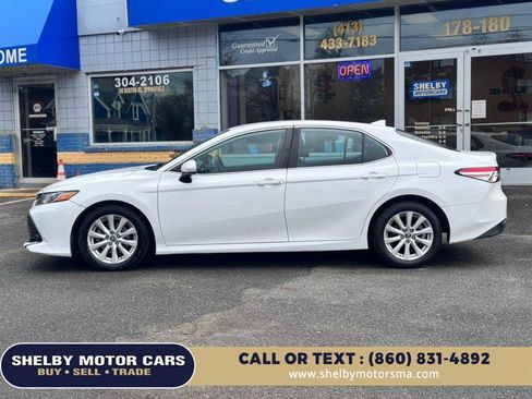 Used 2019 Toyota Camry LE w/ Carpet Mat Package image 8