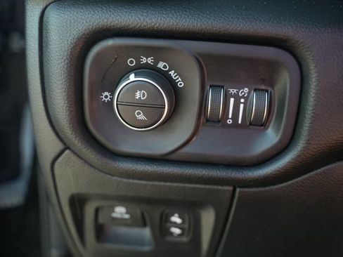Used 2023 RAM 1500 Laramie AWD/4WD image 33