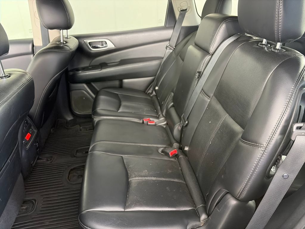 Used 2016 Nissan Pathfinder Platinum AWD/4WD image 13