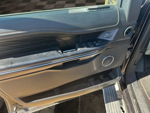 Used 2019 Ford Expedition Max Platinum image 14