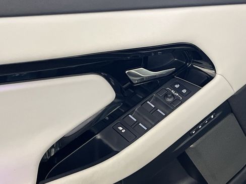 Used 2024 Land Rover Range Rover Evoque Dynamic SE image 15