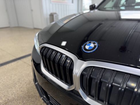 Used 2023 BMW 330e xDrive w/ Driving Assistance Package AWD/4WD image 7