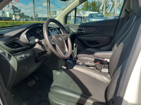 Used 2022 Buick Encore Preferred w/ Safety Package image 11