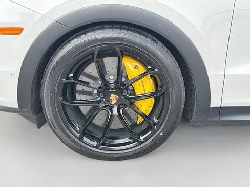Used 2024 Porsche Cayenne Turbo GT AWD/4WD image 42