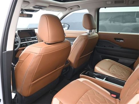 New 2026 Nissan Pathfinder Platinum image 10