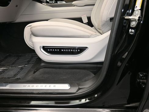 Used 2024 Jeep Grand Wagoneer L 4WD image 16