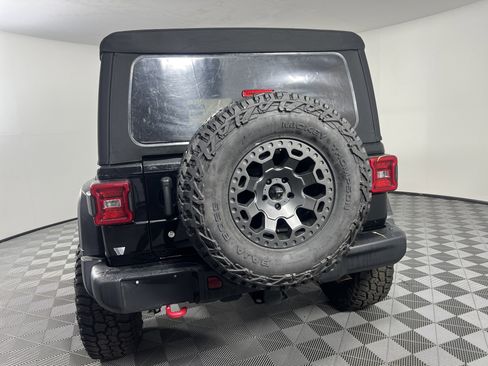 Used 2018 Jeep Wrangler Unlimited Rubicon w/ Steel Bumper Group image 14