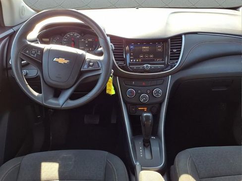 Used 2022 Chevrolet Trax LS w/ Tint and Cruise Package image 13