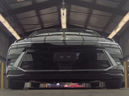 Used 2025 Hyundai Sonata SE FWD image 4