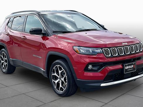 Used 2025 Jeep Compass Limited AWD/4WD image 3