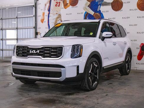 Used 2025 Kia Telluride S image 22