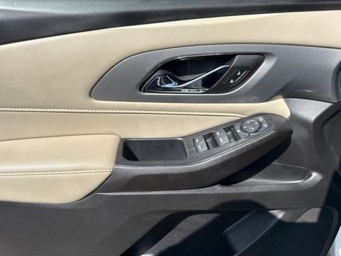 Used 2022 Chevrolet Traverse LS w/ Midnight/Sport Edition FWD image 18