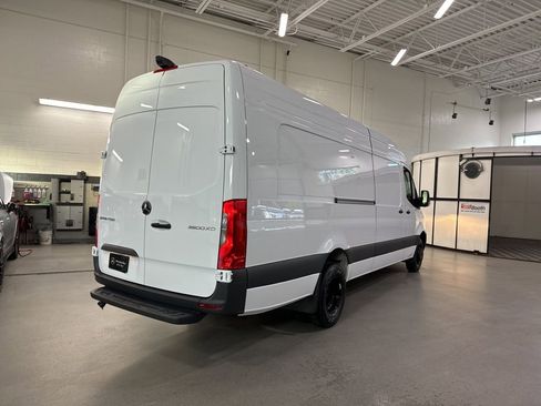 Used 2025 Mercedes-Benz Sprinter 3500 image 5