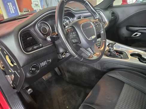 Used 2015 Dodge Challenger SXT RWD image 14