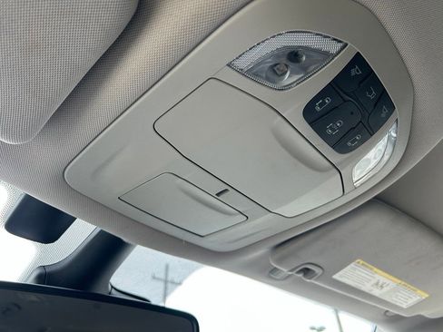 Used 2022 Chrysler Pacifica Touring-L FWD image 25
