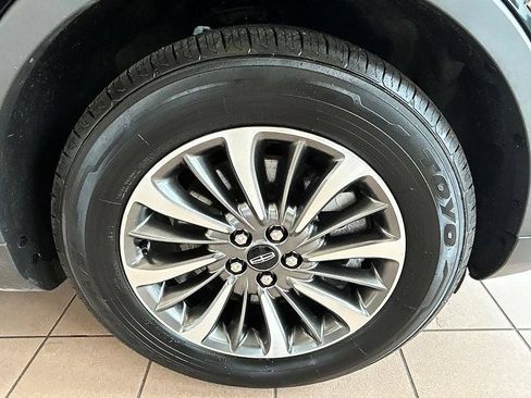 Used 2022 Lincoln Nautilus Reserve AWD/4WD image 35