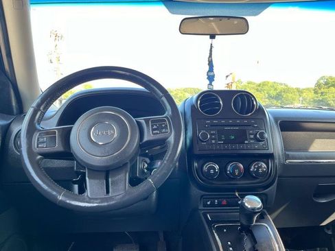Used 2014 Jeep Patriot Latitude FWD image 10