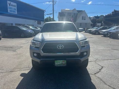 Used 2017 Toyota Tacoma SR5 w/ Tow Package AWD/4WD image 3