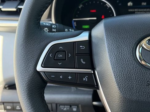 Certified 2025 Toyota Sienna XLE w/ XLE Plus Package AWD/4WD image 38