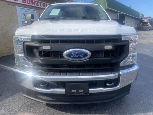 Used 2022 Ford F250 XL w/ Power Equipment Group image 3