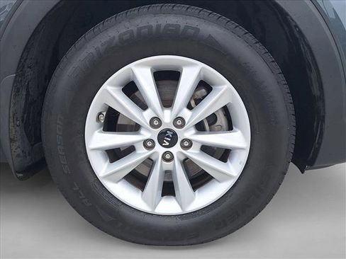 Used 2020 Kia Sorento LX image 15