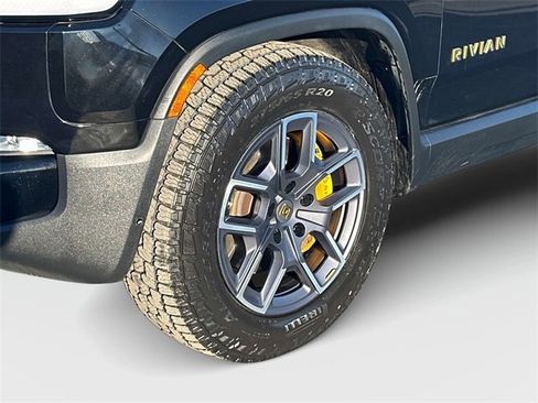 Used 2023 Rivian R1S Adventure image 29