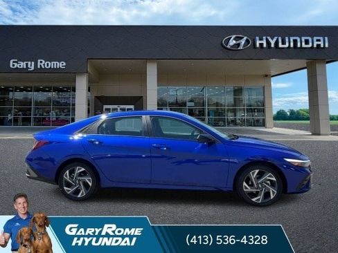Certified 2025 Hyundai Elantra Sport FWD image 9