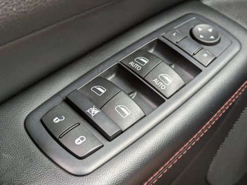 Used 2016 Jeep Grand Cherokee Laredo 75th Anniversary image 22