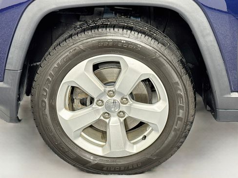 Used 2018 Jeep Compass Latitude w/ Popular Equipment Group AWD/4WD image 29