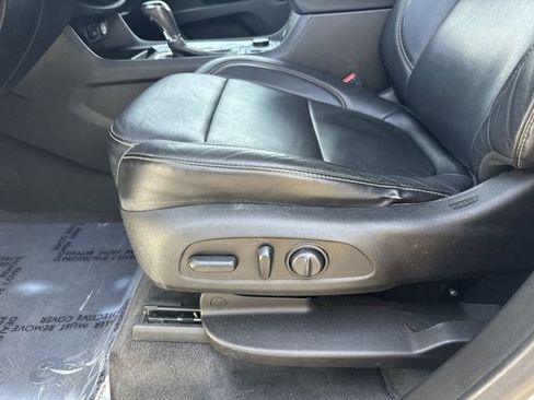 Used 2018 Chevrolet Traverse LT image 30