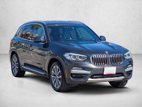 Used 2018 BMW X3 xDrive30i w/ Premium Package image 3