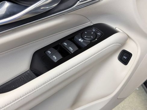 Used 2021 Cadillac CT4 Luxury w/ Sun And Sound Package RWD image 12