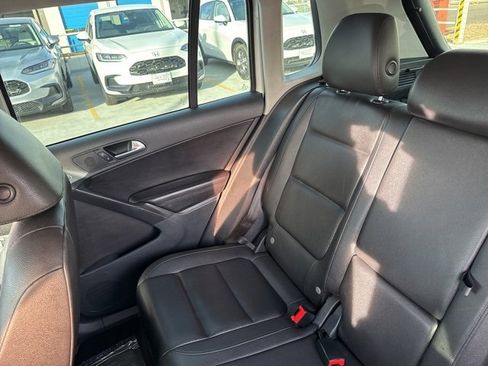Used 2013 Volkswagen Tiguan SE image 22