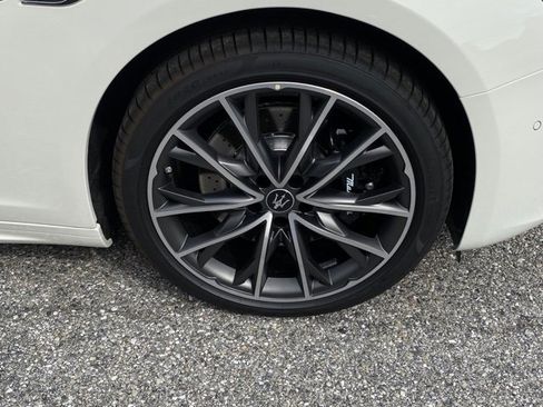 Used 2023 Maserati Ghibli GT image 12