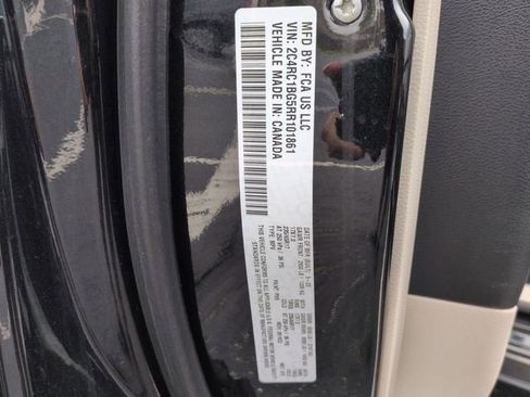 Used 2024 Chrysler Pacifica Touring-L FWD image 31