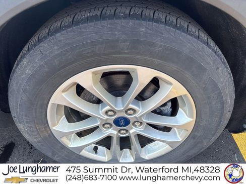 Used 2021 Ford Escape SE w/ Cold Weather Package FWD image 9